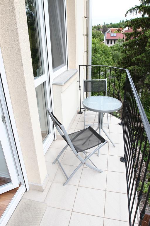 Balm Apartman Еґер Екстер'єр фото