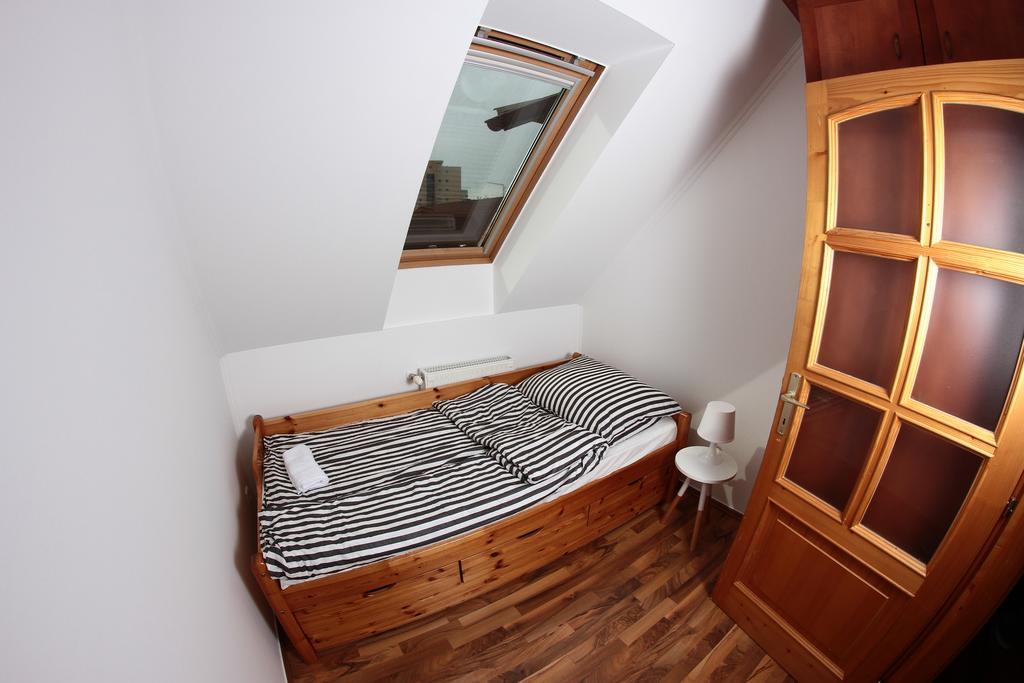Balm Apartman Еґер Екстер'єр фото